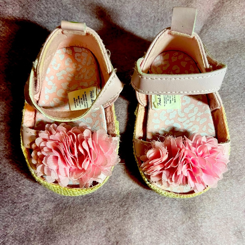 Stepping stones first steps flower sandals